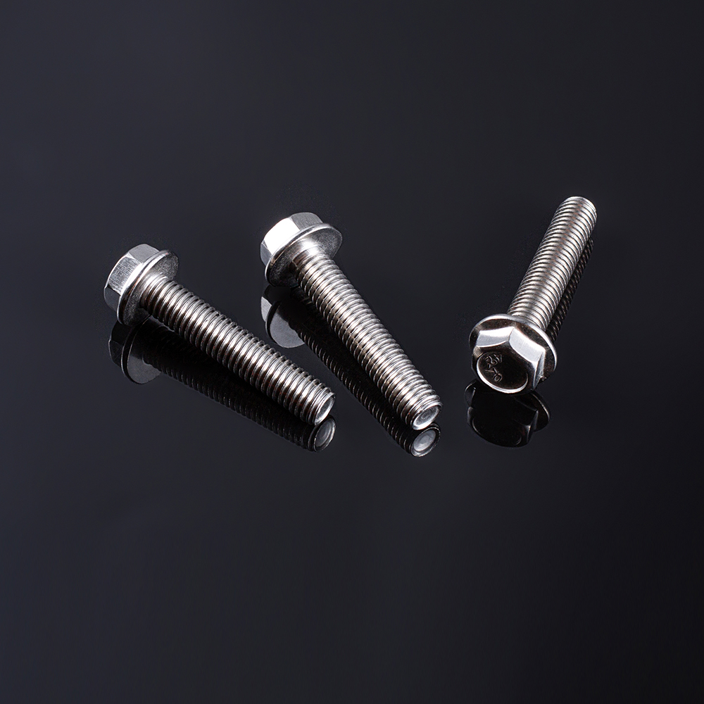Boulon à bride hexagonale sans dentelure